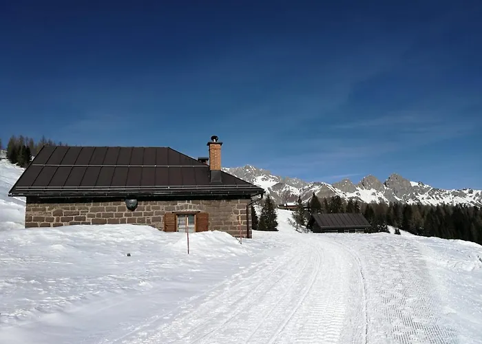 Casera Caviazza ファルカーデ